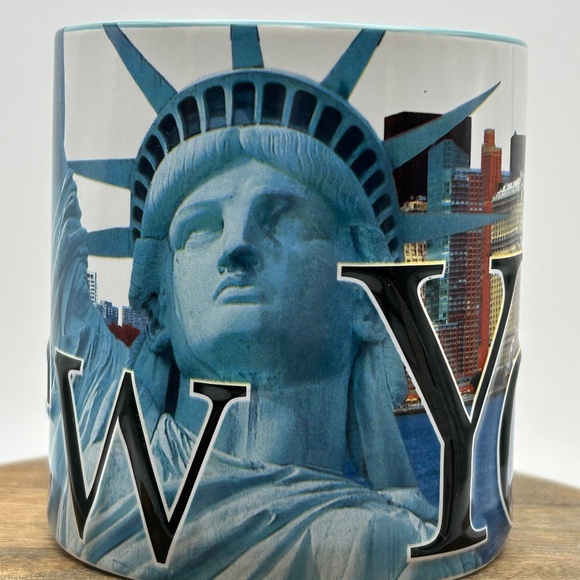 Statue of Liberty 2014 Souvenir Mug, New York Skyline, Ceramic 3-D Embossed EUC - Picture 5 of 6